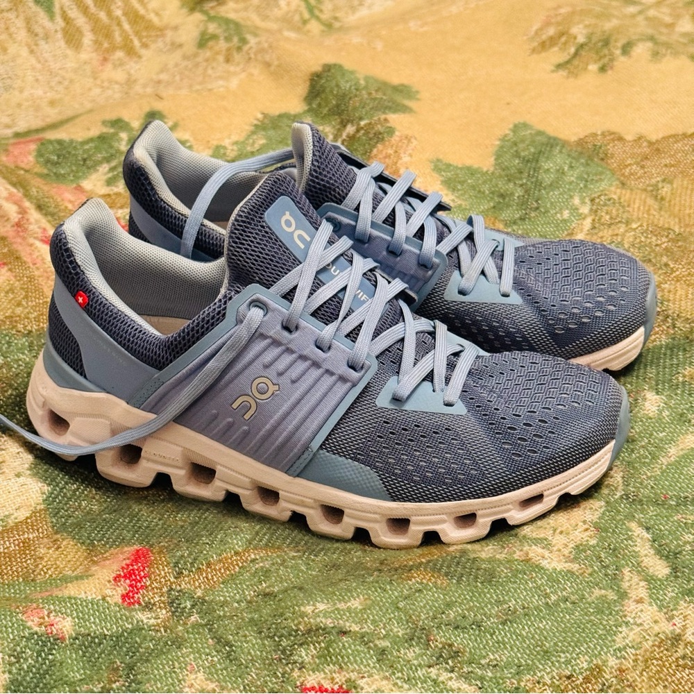 ON RUNNING Size W7
Cloudswift Sneakers - Picture 4 of 14